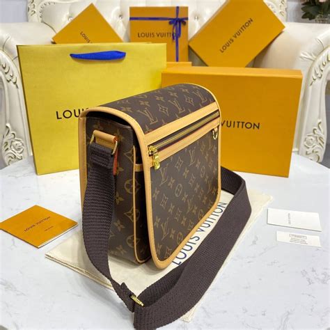 louis vuitton bosphore messenger pm